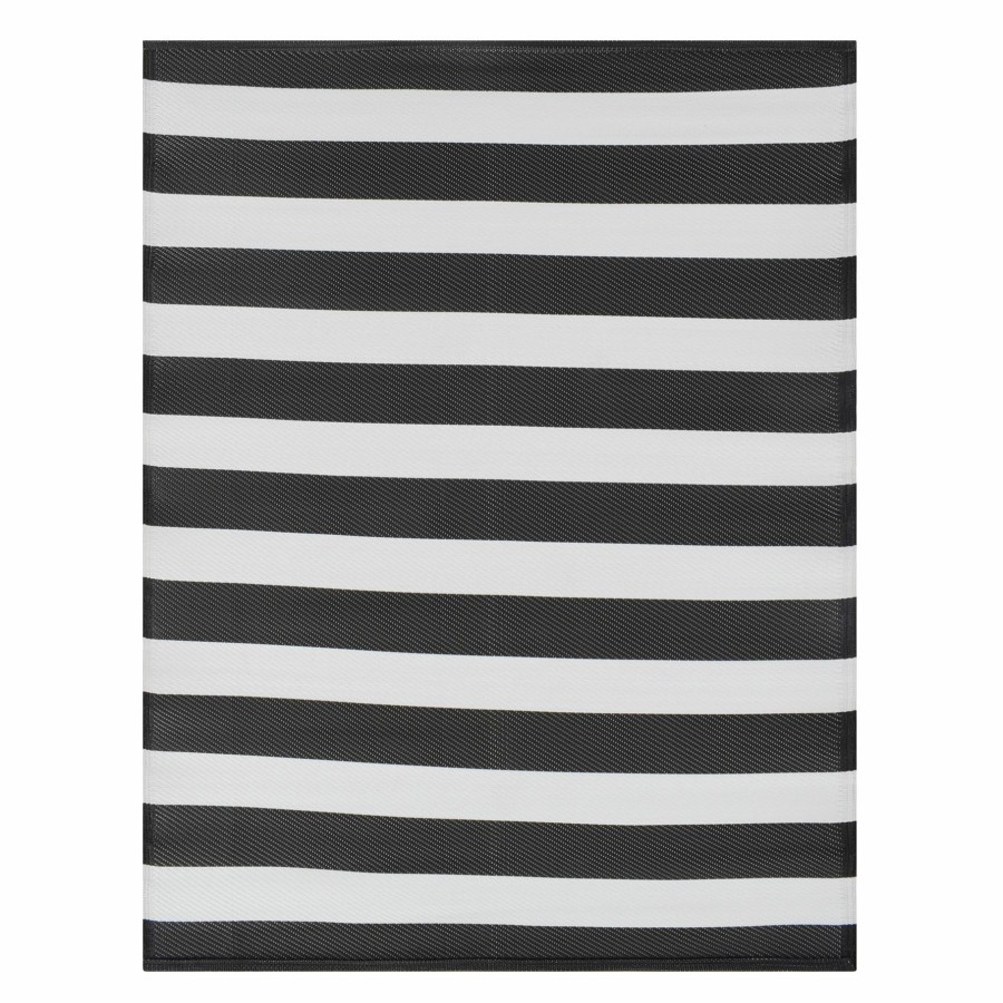 Rugs & Doormats * | Clearance Sale Black & White Striped Outdoor Area Rug, 5 7